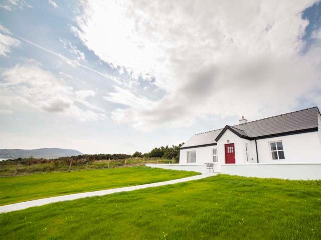 Barr An Uisce Villa Achill Sound Exteriör bild